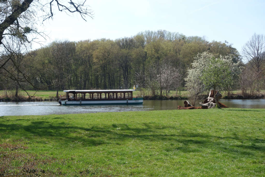 plavba lodí na Janův hrad