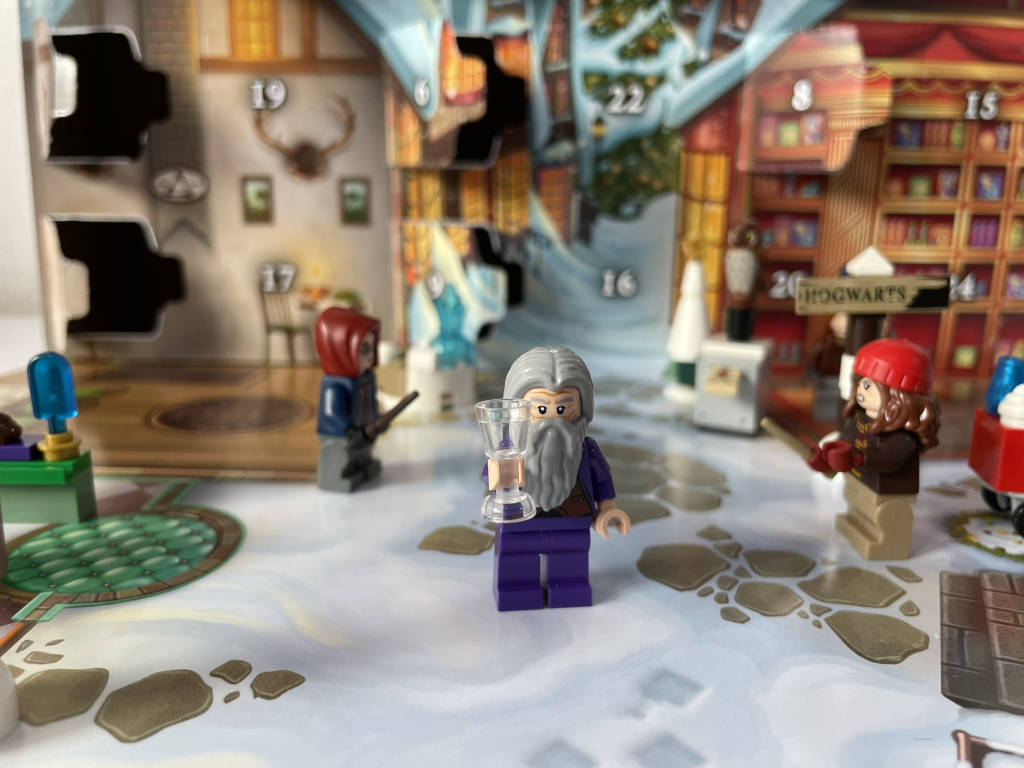 figurka-Aberforth-Brumbal-Adventni-kalendar-2023-LEGO-76418-Harry-Potter